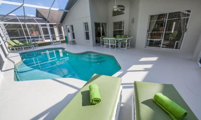 Haines City House | Dawn's Southern Dunes Vacation Home