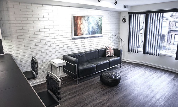 Cabbagetown South House | DUNDAS SQUARE Luxury Apartment - hybrid office!!