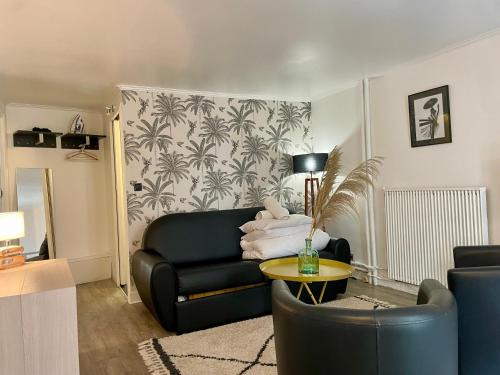 7th Arrondissement Apartment | Elegant Triplex - Tour Eiffel Invalides