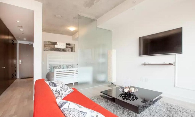 Fashion District Apartment | Entertainment District Modern Condo