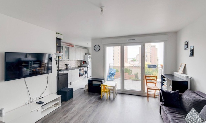 Bagneux Apartment | Family First