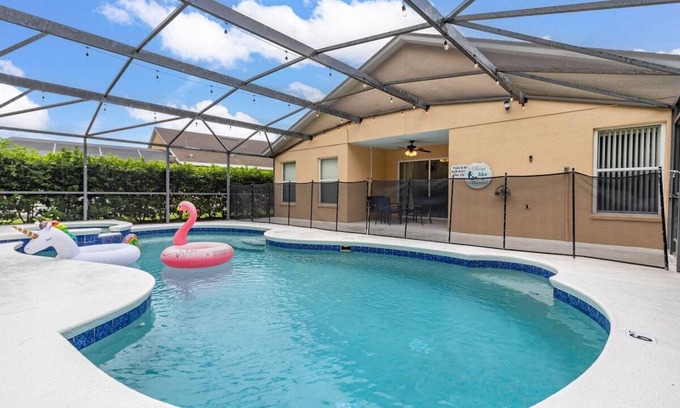 Sandy Ridge House | Family Oasis: 5-Bedroom Home & Pool, King Bed