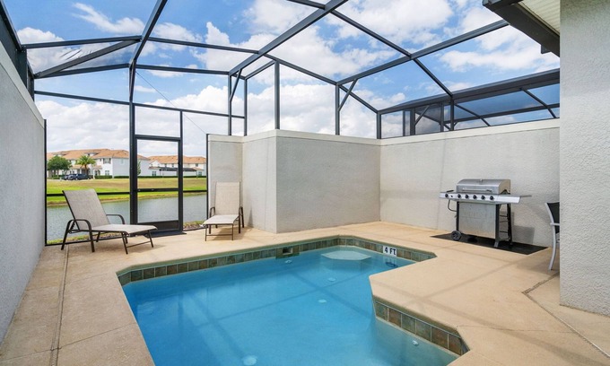 Kissimmee House | Family Retreat w/Pool, Lake View & Disney Nearby – 5BR Storey Lake Getaway