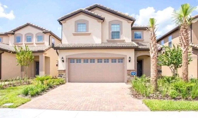 Four Corners House | Fantastic Home Close To Disney with Pool & Jacuzzi