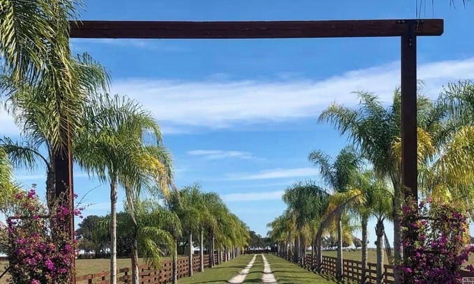 Lorida House | Farm House near Sebring International Race Track