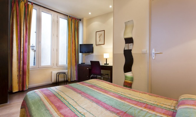 Quartier de la Chapelle Hotel | Hipotel Paris Gare du Nord Merryl