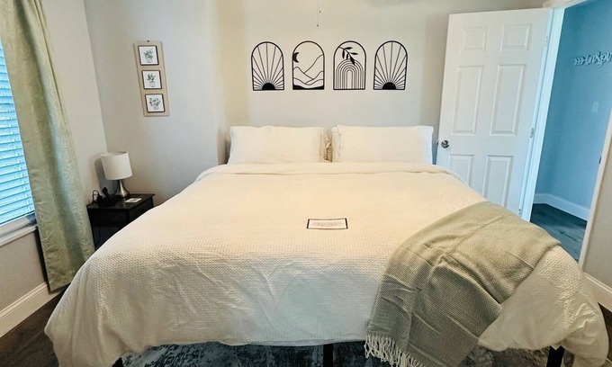 Dixieland Apartment | Historic Carriage House Apt-Guest Favorite!