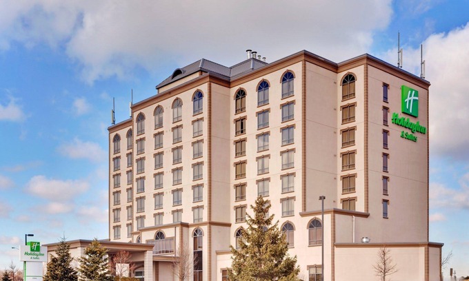 Mississauga Hotel | Holiday Inn Hotel & Suites Mississauga, an Ihg Hotel