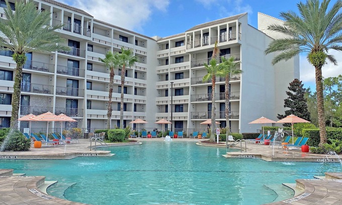 Lake Buena Vista Hotel | Holiday Inn Orlando - Disney Springs® Area by IHG