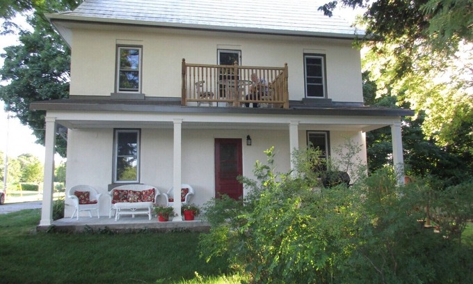Oro-Medonte House | Horseshoe Valley Farm Cottage