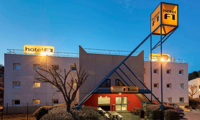 Aubervilliers Hotel | Hotel ∙ 6 guests