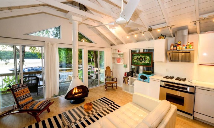 Frontenac House | House ∙ 1 bedroom ∙ 2 guests