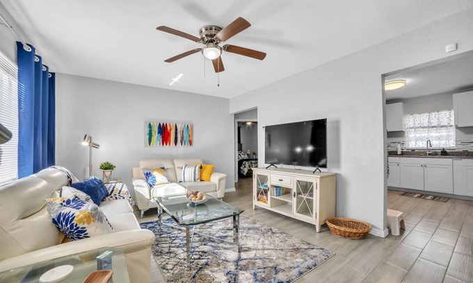 Plant City House | House ∙ 2 bedrooms ∙ 4 guests