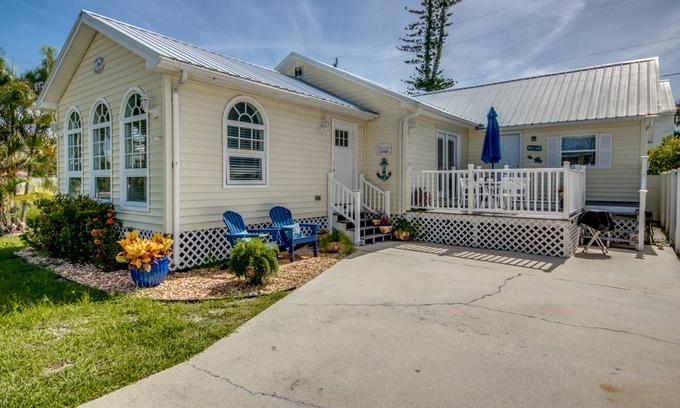 Fort Myers Beach House | House ∙ 3 bedrooms ∙ 10 guests
