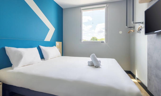 Plateau - Mont-Valerien Hotel | ibis budget Nanterre La Défense