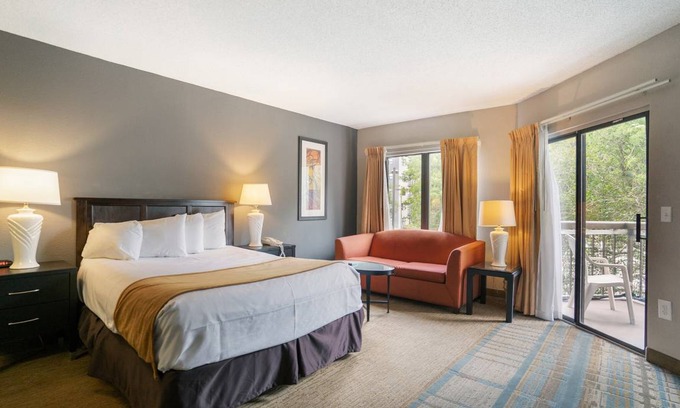 Florida Center Condo | International Drive - Studio Suite with Private Balcony