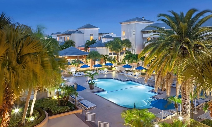 Stuart House | Island Vacay Starts Here! FREE Parking, Pools, Close to Bathtub Reef Beach!