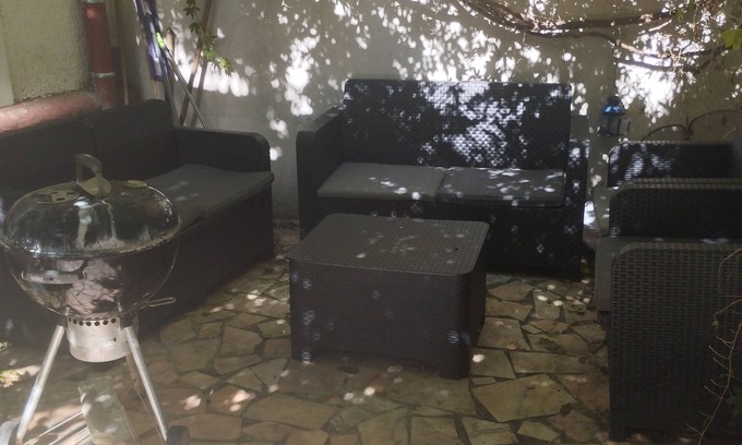 Saint-Ouen House | La Maison du Bonheur with garden and private parking in the center of Saint Ouen.