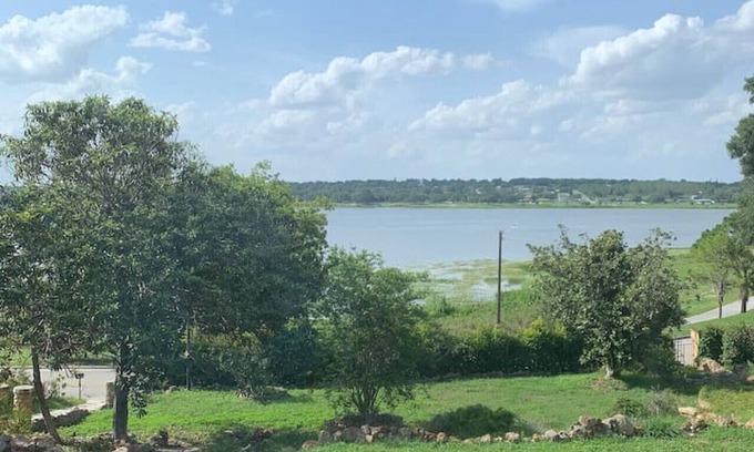 Lake Wales Condo | Lake View Gardens Private Balcony Suite Legoland