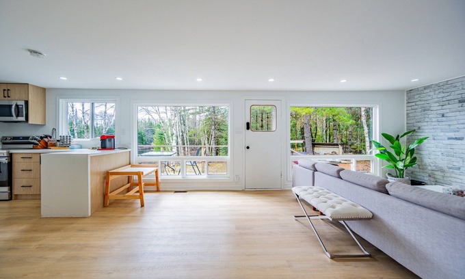 Kearney Cottage | Lakeside Bliss in Prime Muskoka!