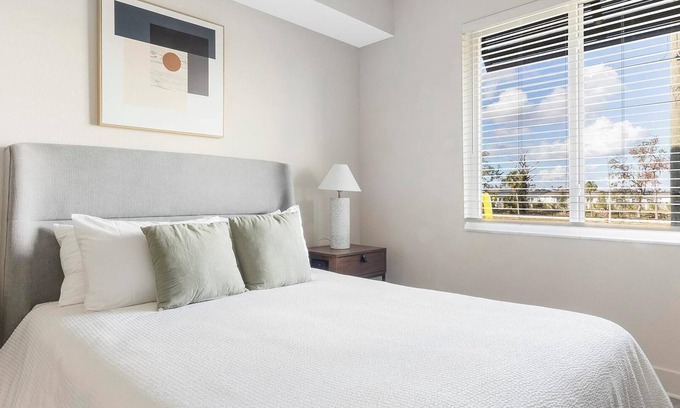 Palmetto Apartment | Landing | Beautiful 2BD, Gym, Clubhouse