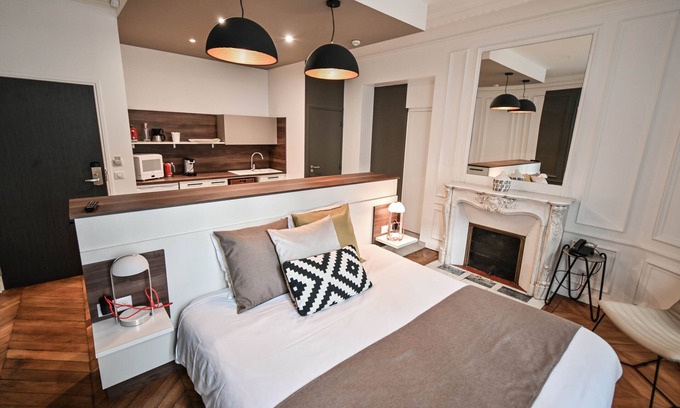 17th Arrondissement Apartment | Les cles du 27 Paris