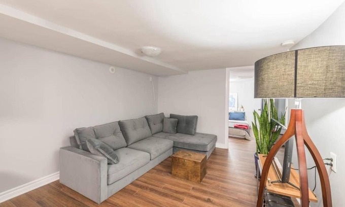 Leslieville Apartment | Leslieville Courtyard 1 Bedroom Apartment