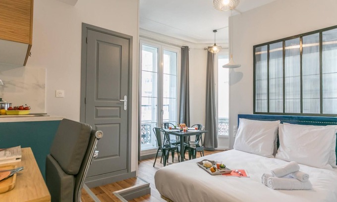 Palais-Royal Apartment | Louvre - Richelieu 212: cosy flat for 4