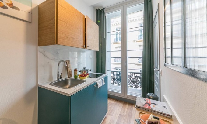 Palais-Royal Apartment | Louvre - Richelieu: cosy flat for 4