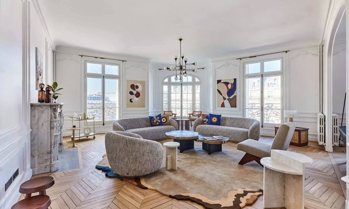 L'Europe Apartment | Luxurious 5BD Apartment, Parc Monceau