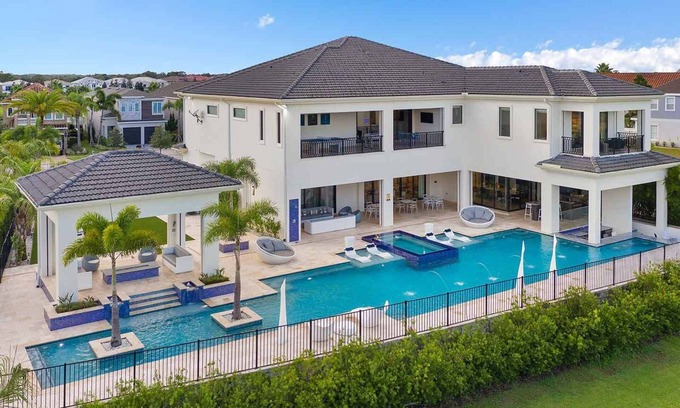 Reunion House | Luxurious Estate with Golf Simulator and Entertainment Loft at Reunion