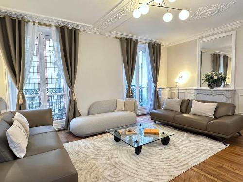 Saint-Merri Apartment | Luxurious Home in Le Marais