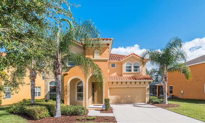 Davenport House | π‘β¨ Luxurious Model Resort Pool Home Near Disney! Perfect for Family Fun!