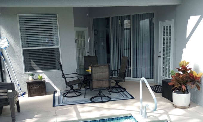 Florida Pines House | Luxury 4 Bedroom Home/South facing Pool/Spa/Covered Lanai. Champions Gate Area