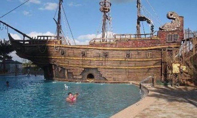 Florida Central Atlantic Coast Condo | luxury Condo Near Disney, Renovate Free Parking, Internet, Pirate Ship kid club