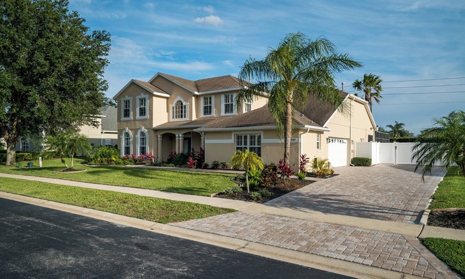 West Kissimmee House | Luxury Villa! Fun in the Sun! Formosa Gardens. Perfect for Families and Golfers