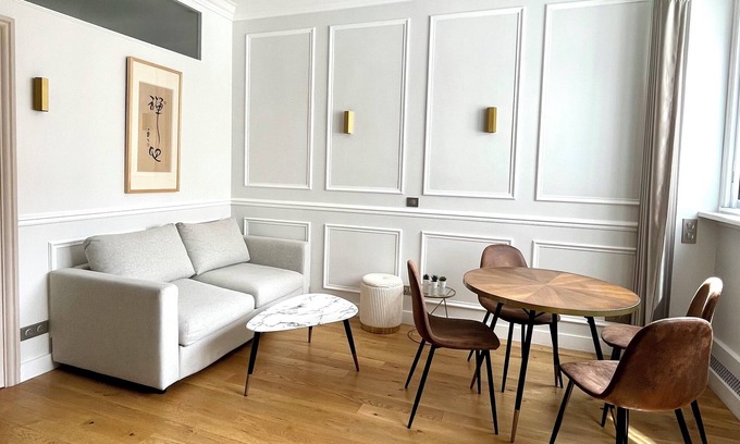 Champs-Elysees Apartment | Magnificent 1P on avenue Montaigne, ideal for students or workers