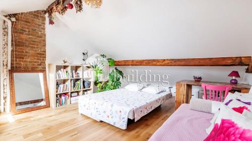 Porte-Dauphine House | Master and kids bdrs separated from rest of the house