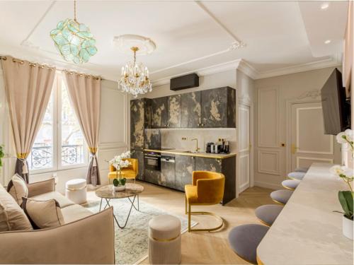 Quartier Sainte-Avoye Apartment | Merveil - Luxury Suite - Louvre - Ours II