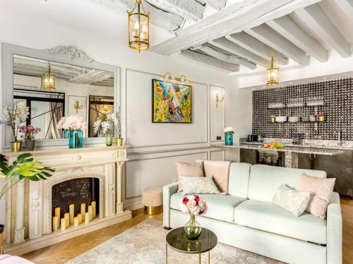 Paris City Center Apartment | Merveil - Luxury Suite - Louvre - Rambuteau