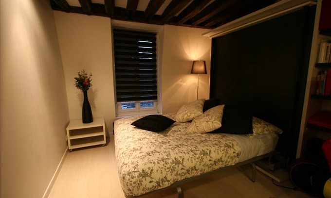 Latin Apartment | Midnight In Paris Apartment: Latin Quarter Paris Chic Studio