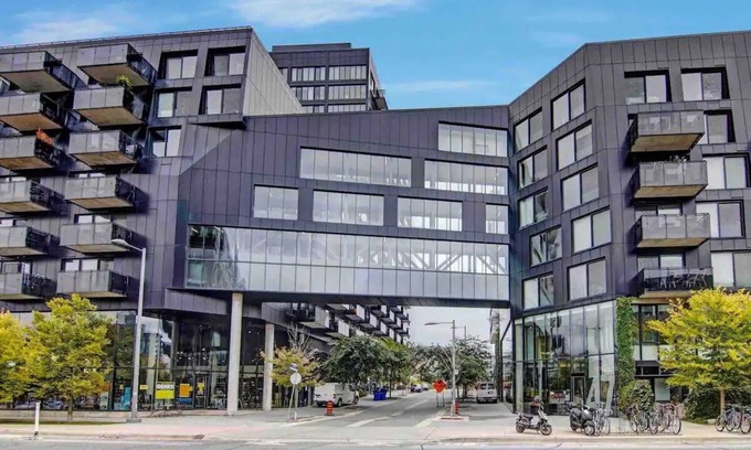 West Don Lands Condo | Modern 1-Bed Condo Downtown. Steps from Distillery District, Remote Work Ready