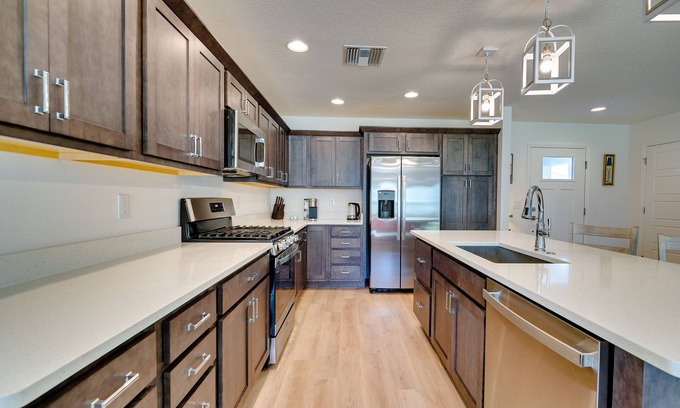 Okahumpka House | Modern The Villages Home w/ Screened Porch!