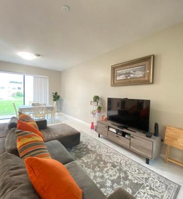 Haines City House | Modern Tropical Family Retreat near Legoland, Disney, Universal and Bok Towers