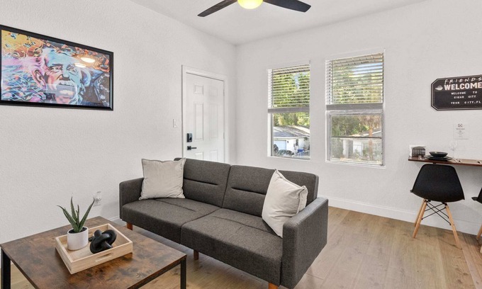 Ybor City Apartment | Modish 1BR Apartment near Tampa Downtown w Parking