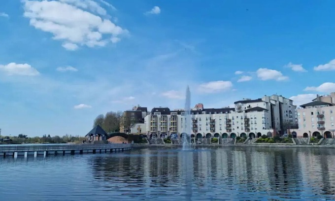 La Source Apartment | Nature in Parisnn