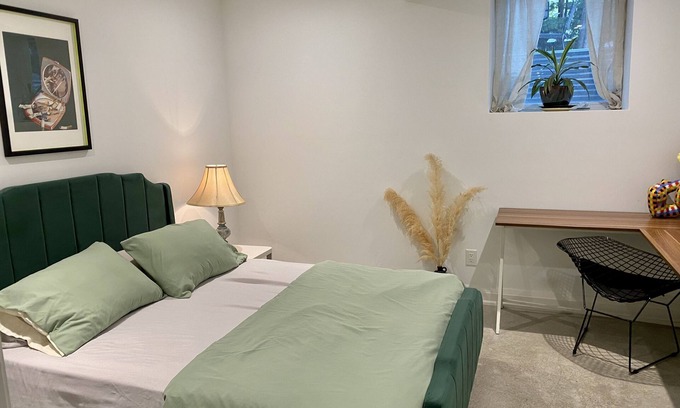 Parkdale House | Newly renovated 2Br unit, steps from Ossington in a vibrant neighborhood!
