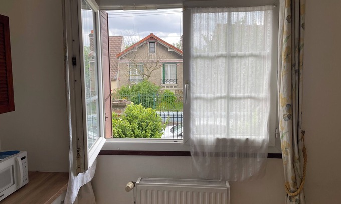 Aulnay-sous-Bois Apartment | Nice furnished T2 near RER B and Stade de France