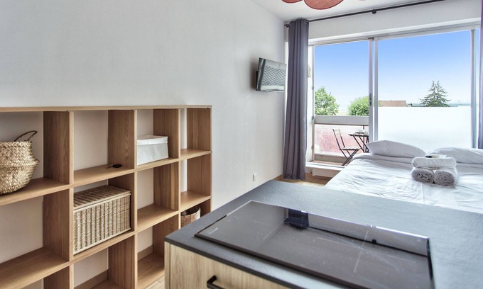 Puteaux Apartment | Nice studio with balcony - Puteaux - Welkeys