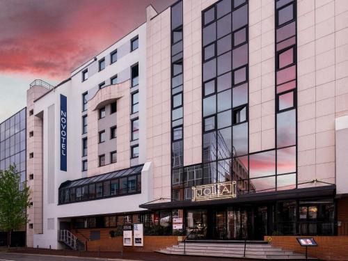 Suresnes Hotel | Novotel Paris Suresnes Longchamp